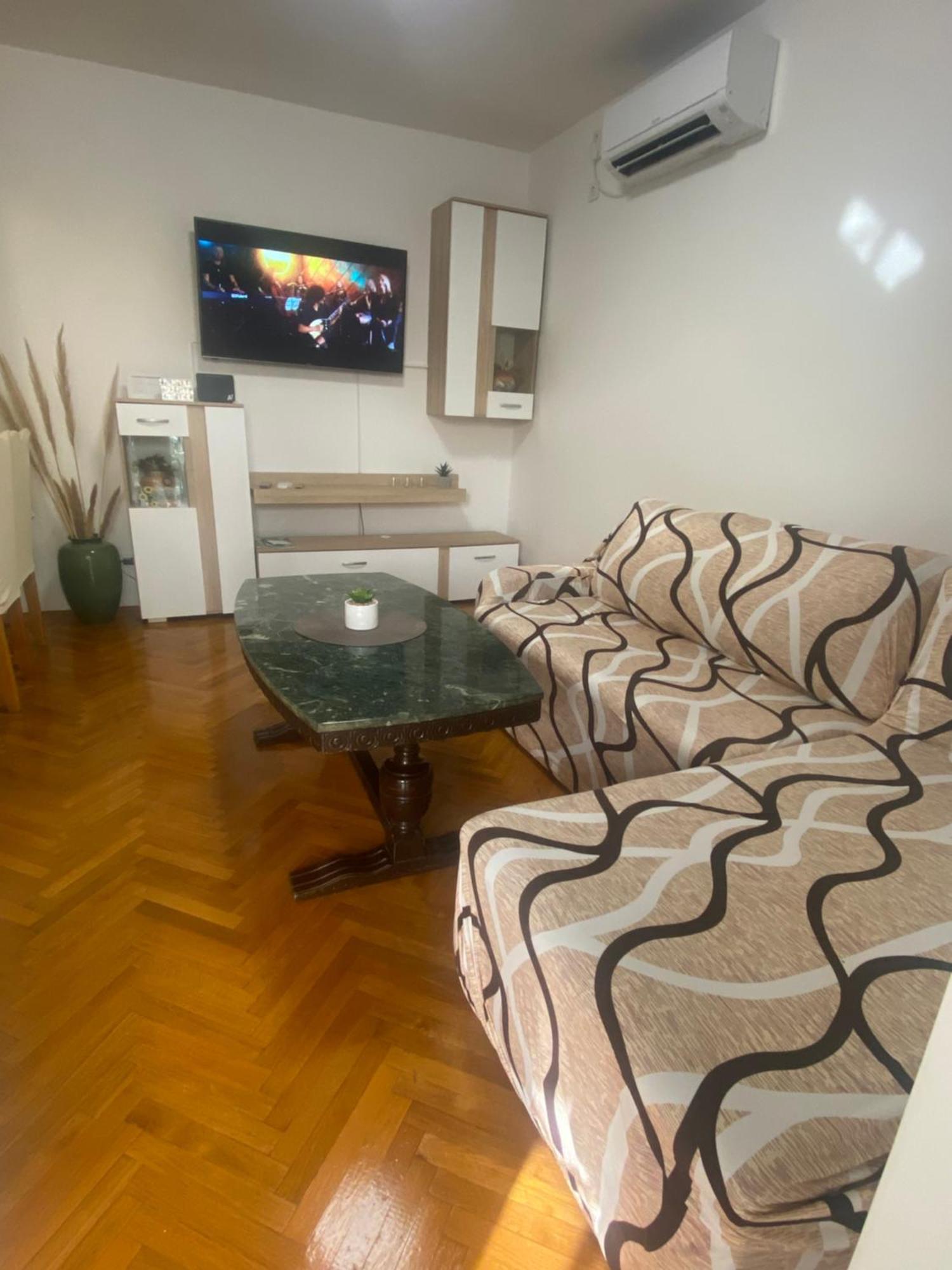 Apartman Stefan Karlobag Exterior foto